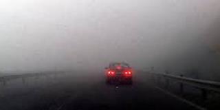 کندی تردد خودروها در محورهای مه آلود خراسان رضوی