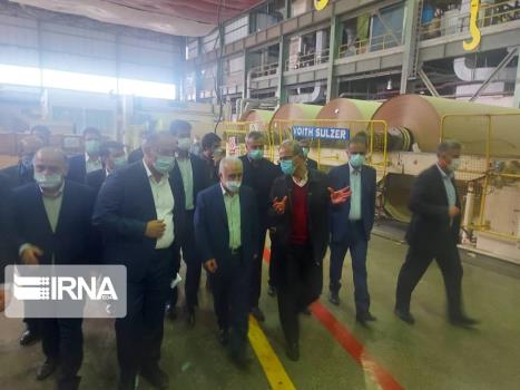 وزیر اقتصاد از شركت چوب وكاغذ مازندران بازدید كرد