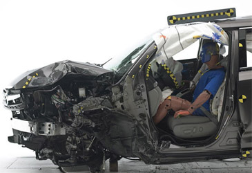 وبلاگ - خودروهای شاسی بلند ضعف ایمنی دارند